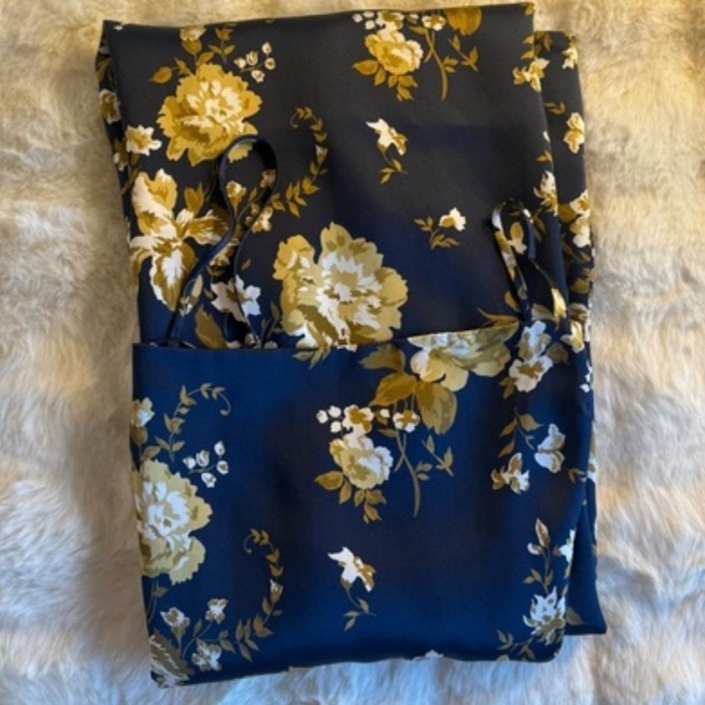 Reformation Frankie Silk Dress In Divinity, brand new, never worn, No flaws. - Picture 4 of 9